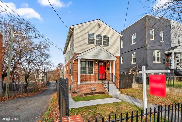 4410 FOOTE ST NE, Washington, DC 20019