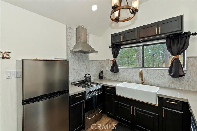 898 Brier Trail, Big Bear Lake, CA 92315