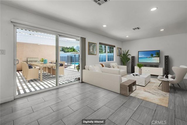 7656 Lasaine, Northridge, CA 91325