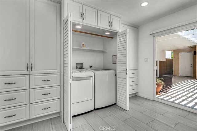 7656 Lasaine, Northridge, CA 91325
