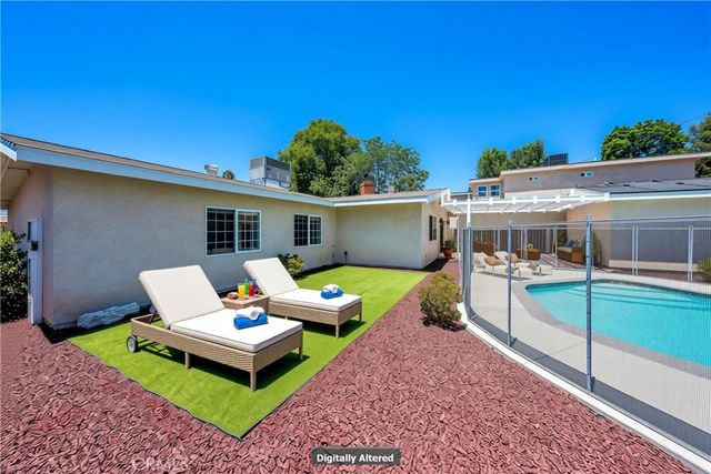 7656 Lasaine, Northridge, CA 91325