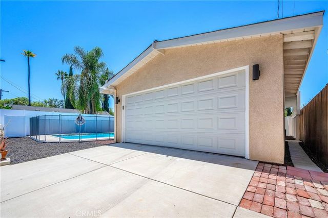 7656 Lasaine, Northridge, CA 91325