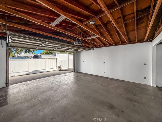 7656 Lasaine, Northridge, CA 91325