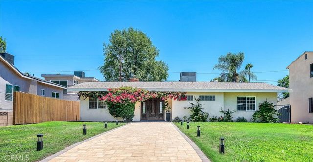 7656 Lasaine, Northridge, CA 91325