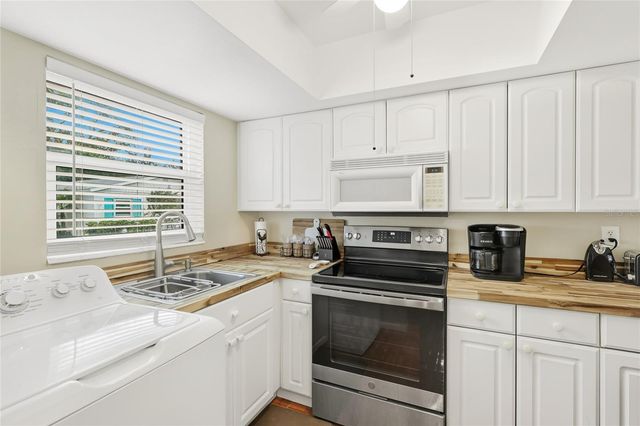 6067 ARLENE WAY 5, Bradenton, FL 34207