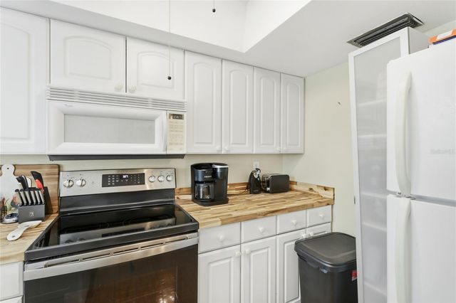 6067 ARLENE WAY 5, Bradenton, FL 34207