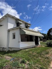 137 Sherman Ave, Vandergrift, PA 15690