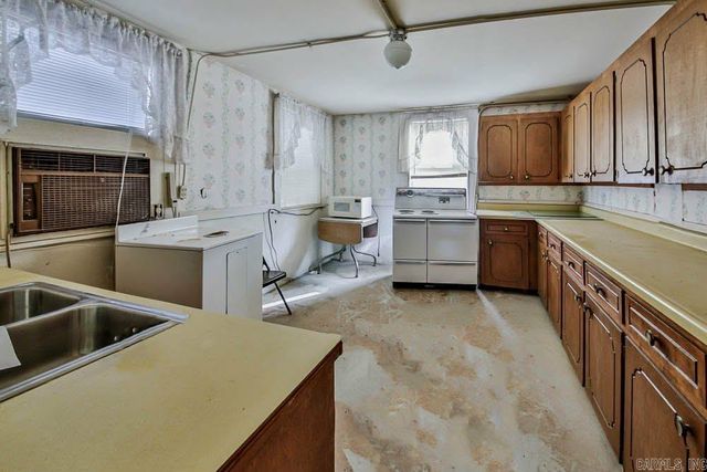 169 E 2nd Street, Holly Grove, AR 72069