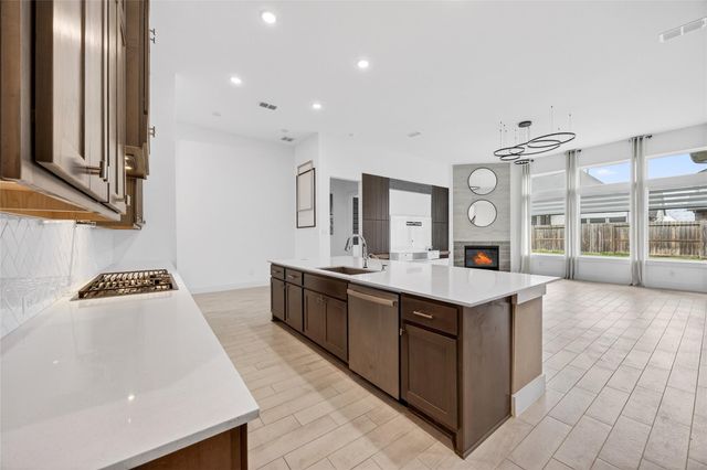 32018 Crested Knoll Court, Fulshear, TX 77441