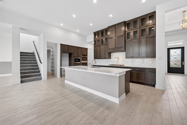 32018 Crested Knoll Court, Fulshear, TX 77441