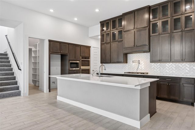 32018 Crested Knoll Court, Fulshear, TX 77441