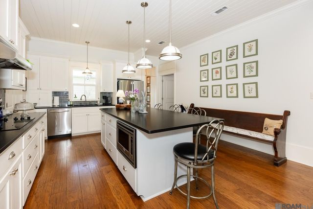 6023 Clayton Ct, St Francisville, LA 70775