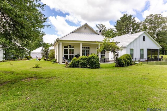 6023 Clayton Ct, St Francisville, LA 70775