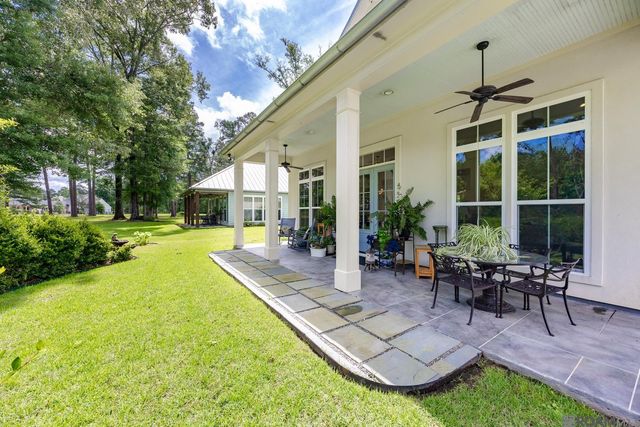 6023 Clayton Ct, St Francisville, LA 70775