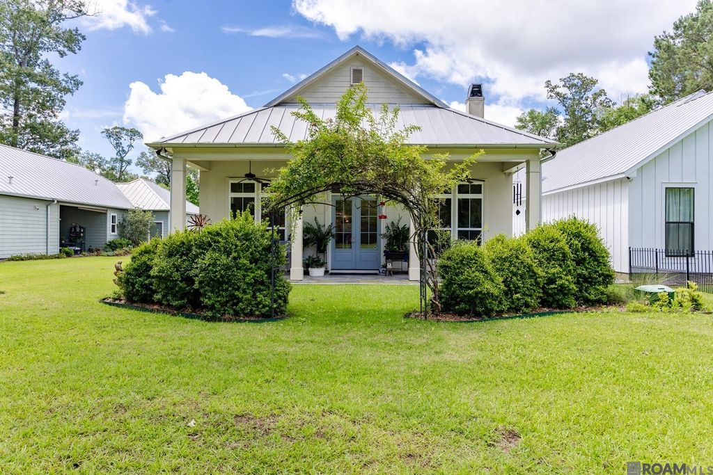 6023 Clayton Ct, St Francisville, LA 70775