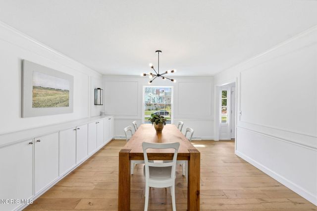 2442 Brookview Drive, Ottawa Hills, OH 43615