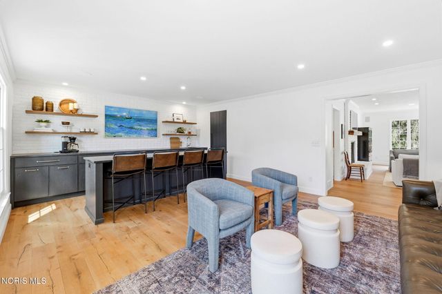 2442 Brookview Drive, Ottawa Hills, OH 43615