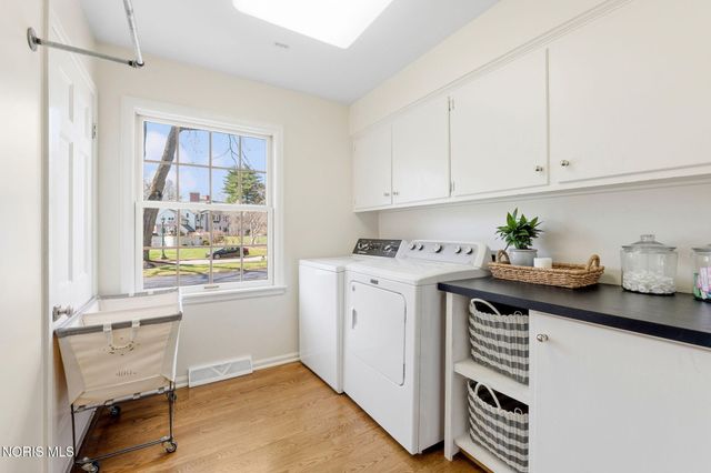 2442 Brookview Drive, Ottawa Hills, OH 43615