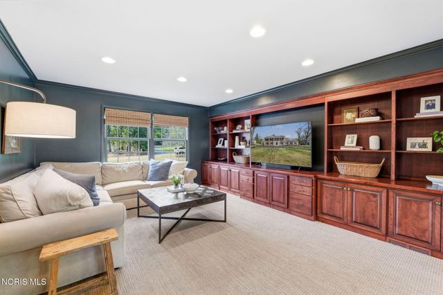 2442 Brookview Drive, Ottawa Hills, OH 43615