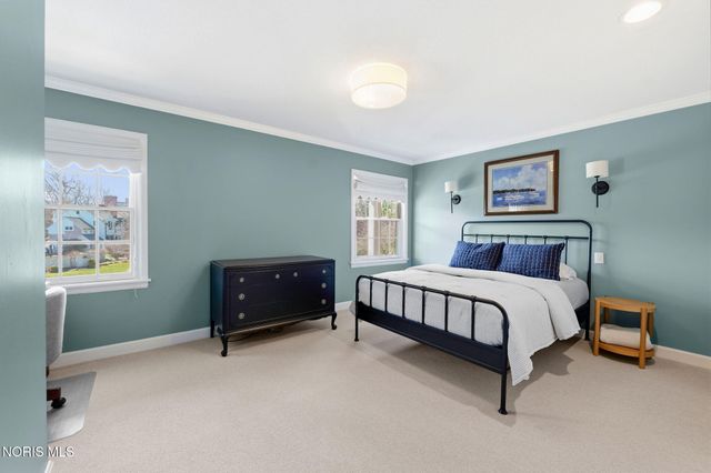 2442 Brookview Drive, Ottawa Hills, OH 43615