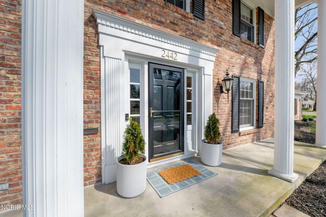 2442 Brookview Drive, Ottawa Hills, OH 43615