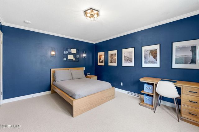 2442 Brookview Drive, Ottawa Hills, OH 43615