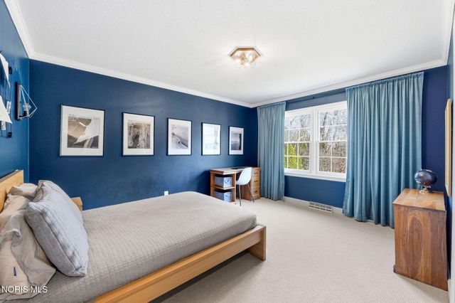 2442 Brookview Drive, Ottawa Hills, OH 43615