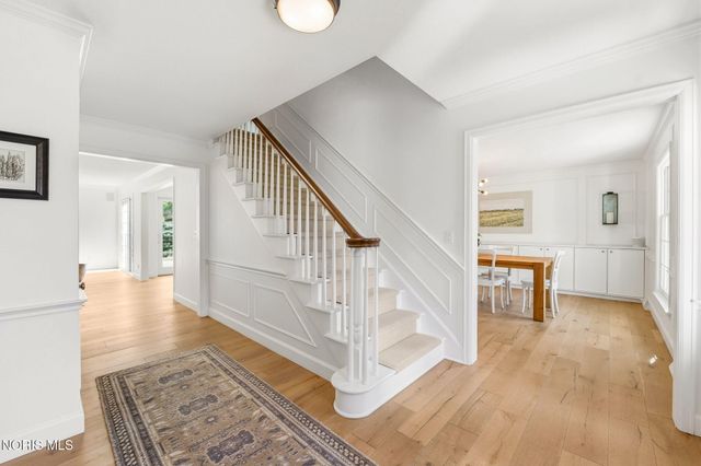 2442 Brookview Drive, Ottawa Hills, OH 43615