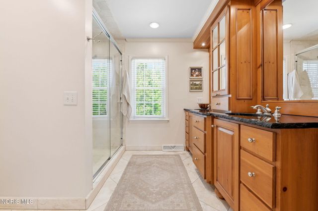 2442 Brookview Drive, Ottawa Hills, OH 43615