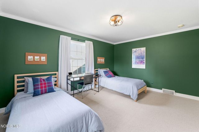 2442 Brookview Drive, Ottawa Hills, OH 43615