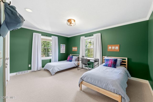 2442 Brookview Drive, Ottawa Hills, OH 43615