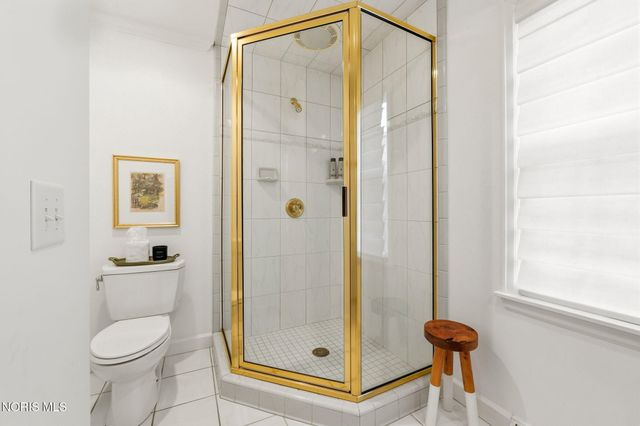 2442 Brookview Drive, Ottawa Hills, OH 43615