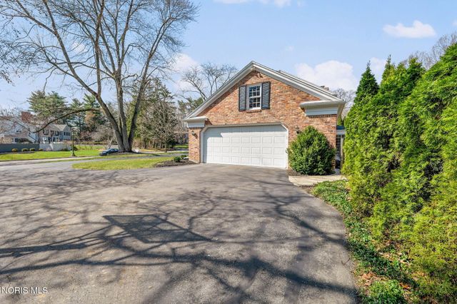 2442 Brookview Drive, Ottawa Hills, OH 43615
