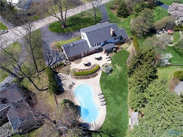 2442 Brookview Drive, Ottawa Hills, OH 43615