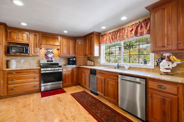 2003 Kimberly Drive, Klamath Falls, OR 97603