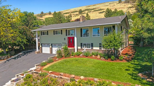 2003 Kimberly Drive, Klamath Falls, OR 97603