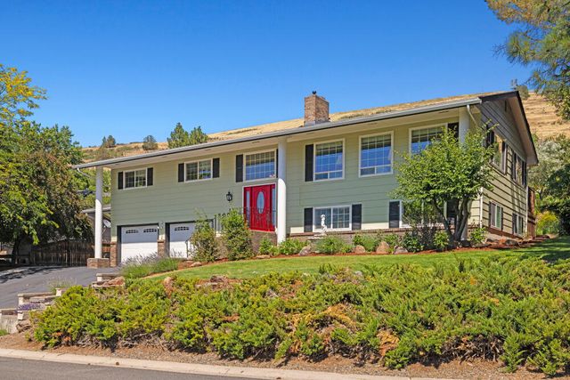2003 Kimberly Drive, Klamath Falls, OR 97603