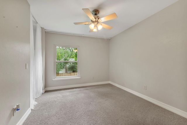 27 W Stony Bridge Court, The Woodlands, TX 77381