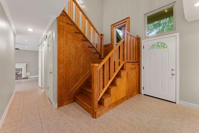 27 W Stony Bridge Court, The Woodlands, TX 77381