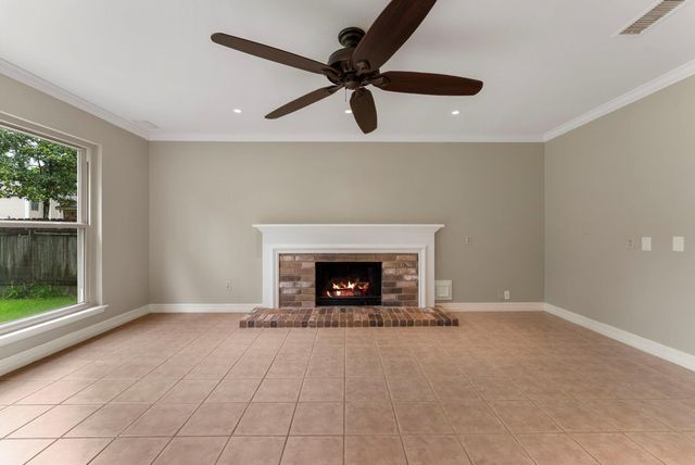 27 W Stony Bridge Court, The Woodlands, TX 77381