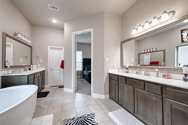 1657 Sonnet Drive, Heath, TX 75126