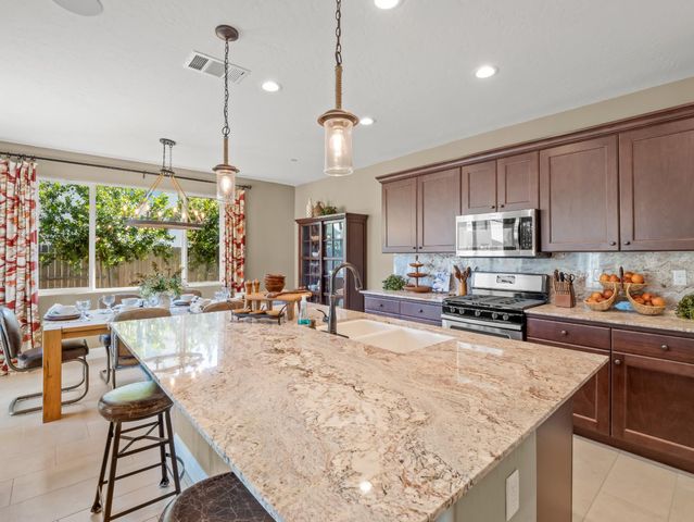 6421 W Indianapolis Avenue, Fresno, CA 93723