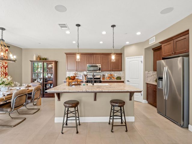 6421 W Indianapolis Avenue, Fresno, CA 93723