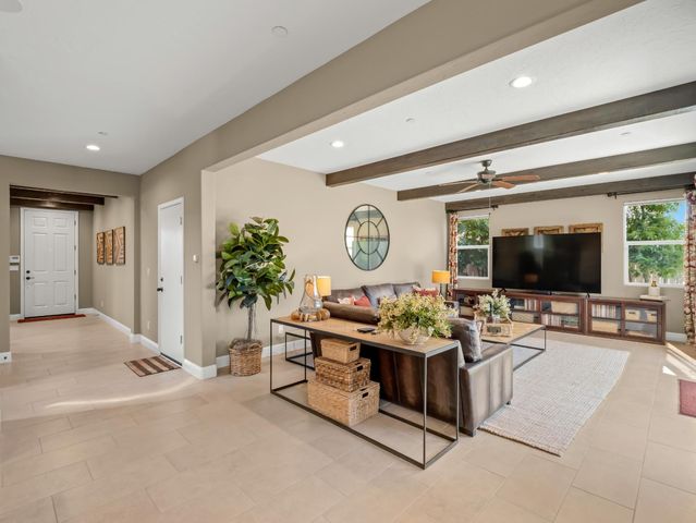 6421 W Indianapolis Avenue, Fresno, CA 93723