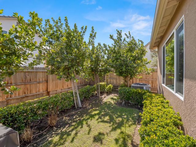 6421 W Indianapolis Avenue, Fresno, CA 93723