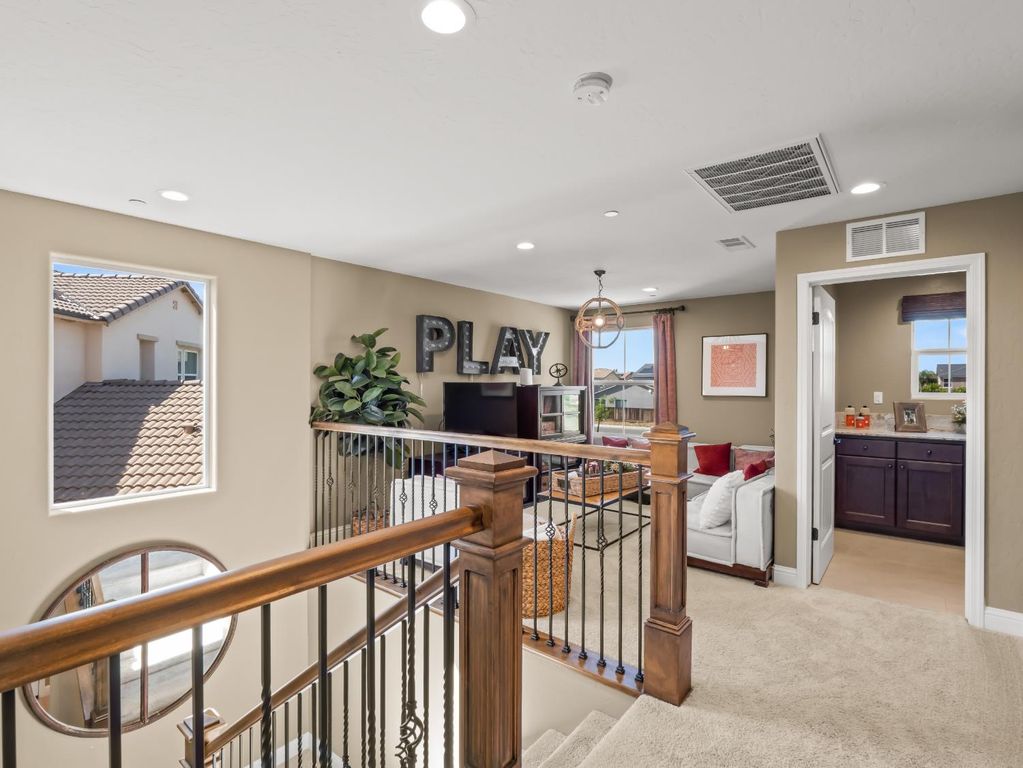 Image 25 of property listing at 6421 W Indianapolis Avenue, Fresno, CA 93723
