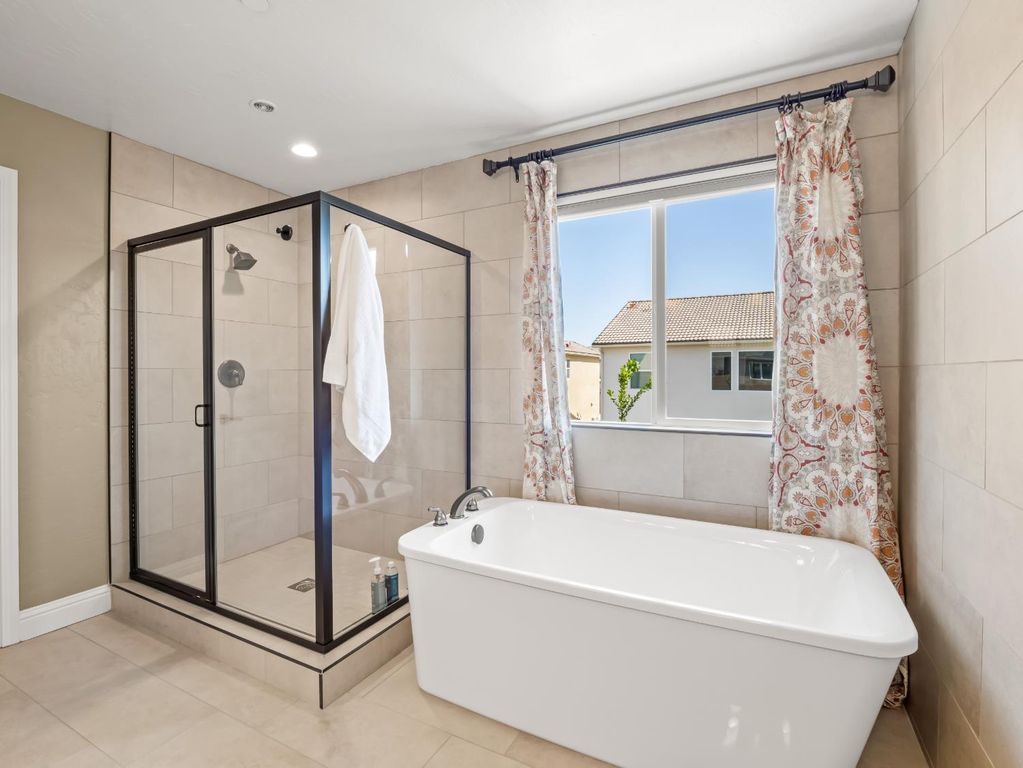 Image 38 of property listing at 6421 W Indianapolis Avenue, Fresno, CA 93723