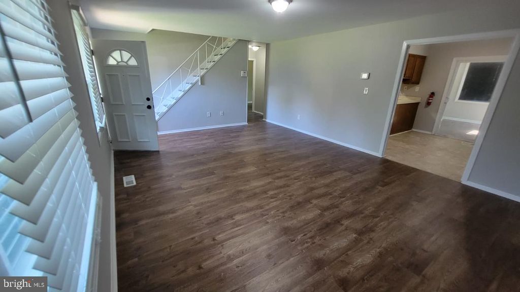 7 MAYMONT LN, Willingboro, NJ 08046