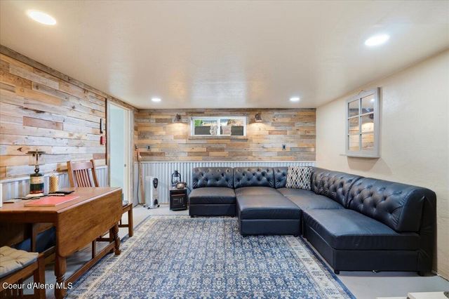 170 E Miles Ave, Hayden, ID 83835