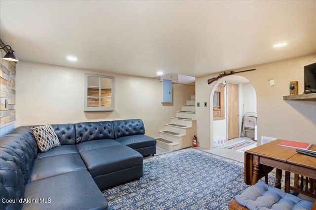 170 E Miles Ave, Hayden, ID 83835